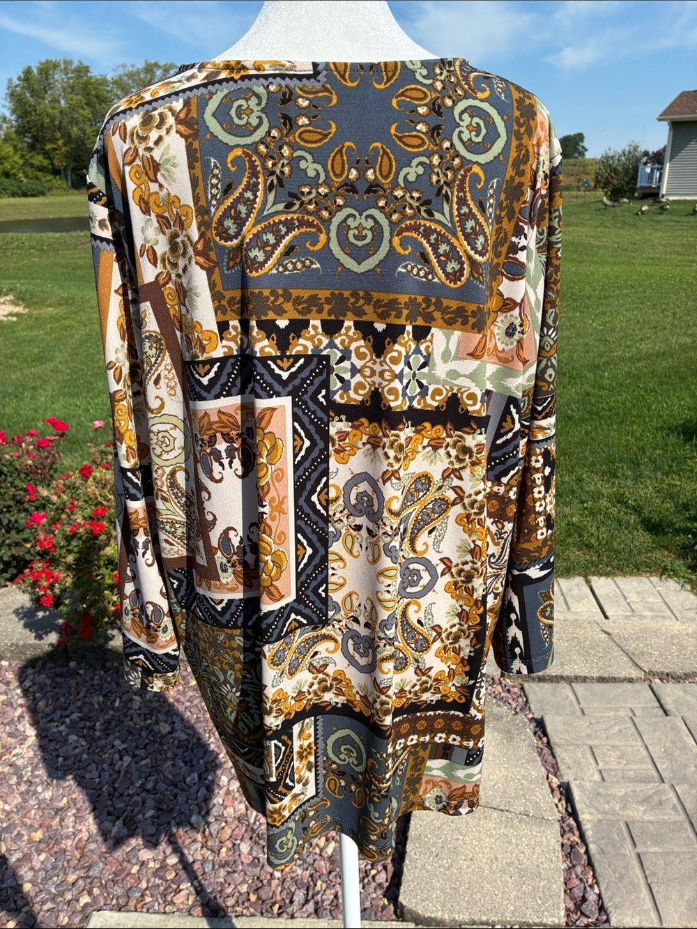Susan Graver Paisley/Floral Printed V-Neck Top XL - Picture 3 of 10